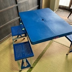 キャンプ用折りたたみテーブルイス