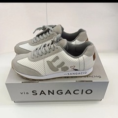 バンクシー　サンガチョSANGACIO   にゅ　スニーカーの画像