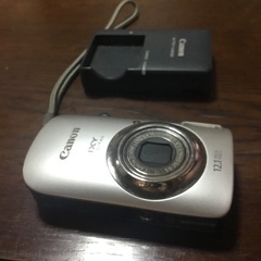 キャノン　IXYです