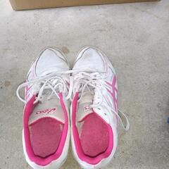 子ども達が数年前に使っていたスパイクですの画像