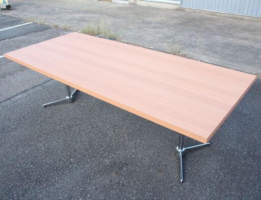 大型の机①☆会議テーブル☆幅240cm☆高さ74cm☆中古品☆G1076【こちらは店舗です。浜村鹿野温泉ICから3分 買取本舗 宮本リサイクル 営業時間9～19時 定休日水曜のみ←連絡できませんm(_ _)m】