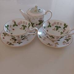 Wedgwoodﾜｲﾙﾄﾞｽﾄﾛﾍﾞﾘｰﾃｨｰｶｯﾌﾟｾｯﾄ