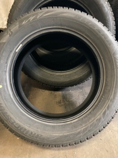 値下げ！スタッドレスタイヤ　225/60R17 ブリヂストン　ブリザックVRX-2