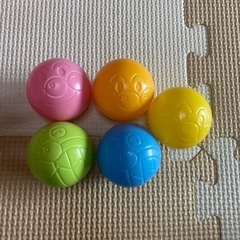 アンパンマン ボールがとびだす! はしるよポンポンSLマンの画像