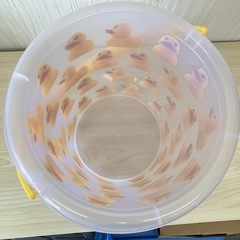 【売ります】【K4658】 訳あり未使用 ダイソー DAISO あひる バケツ アヒル 10L おもちゃ入れ 収納 小物入れ 長期保管 自宅保管 の画像