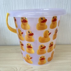【売ります】【K4658】 訳あり未使用 ダイソー DAISO あひる バケツ アヒル 10L おもちゃ入れ 収納 小物入れ 長期保管 自宅保管 の画像