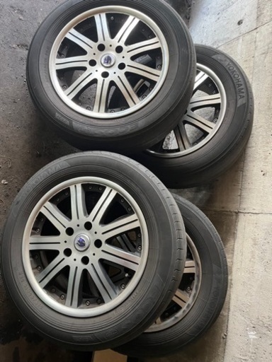 16インチ　114.3 5穴　215/60/16