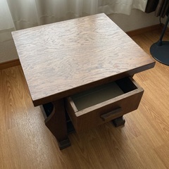 サイドテーブルを無料でお譲りします。の画像