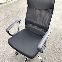 ★ハイバックなメッシュキャスターチェア★