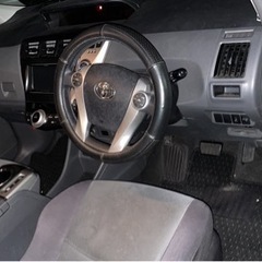 車入替ためプリウスαを売出の画像
