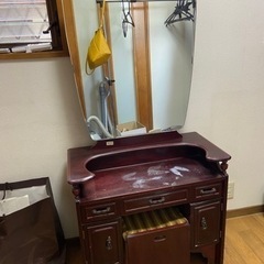 昔のドレッサー