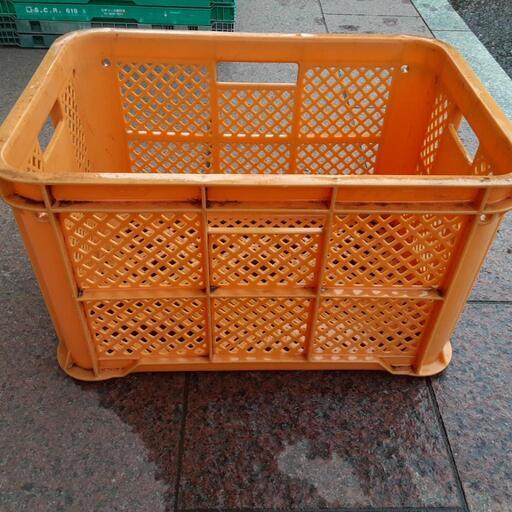 農業資材収穫コンテナ中古10個3800円。数はありますが忙しくなるので