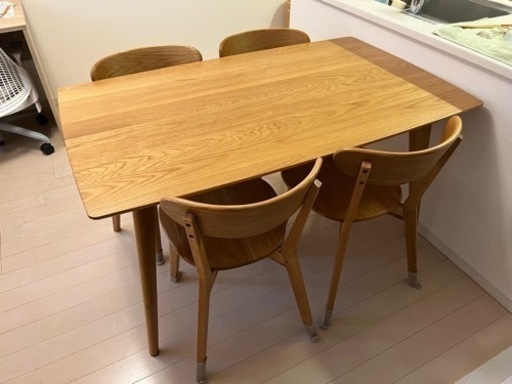 ダイニングテーブル&チェア×4