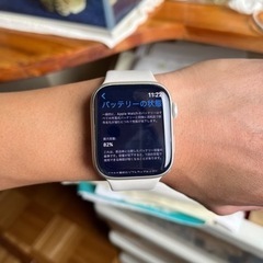 Apple Watch 7 45mm GPSモデル スターライトスポーツ