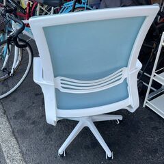 ワークチェア　No.8401　ホワイト/スカイブルー　キャスター付き　【リサイクルショップどりーむ荒田店】の画像