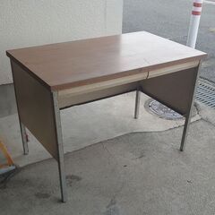 【0円】中古オフィスデスク 3種類（好きな物だけでもOK）の画像