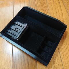 マークX 120 アームレスト内ホルダー