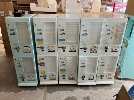 【希少】箱が出る型ガチャ機　全5台