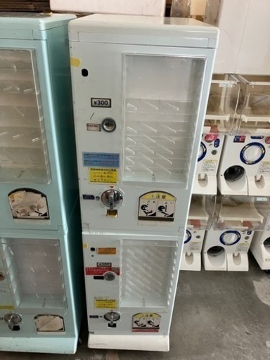 【希少】箱が出る型ガチャ機　全5台