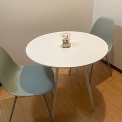 最終値下げ❗️9月27日まで❗️おしゃれ⭐︎2人掛けダイニングテーブル（LOWYA）の画像