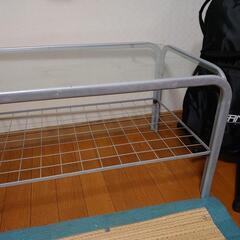 ガラステーブルの画像