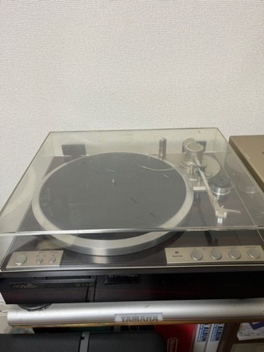 レコードプレーヤーとアンプ