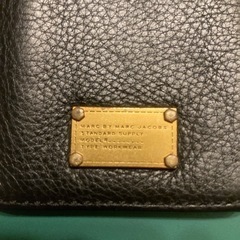 マークバイマークジェイコブス　カードケースの画像