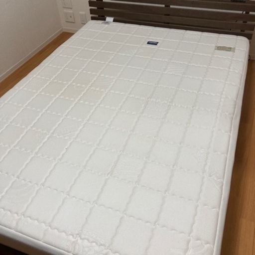 ⭐︎決まりました⭐︎マニフレックスマットレス&ローベッドフレームセット　ダブルサイズ