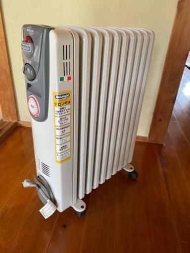 DeLonghi デロンギ　オイルヒーター　10フィン　4〜10畳