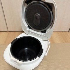 【9月29日夕方以降引取限定】タイガー 炊飯器 5.5合炊き JPE-10BK 20年製の画像