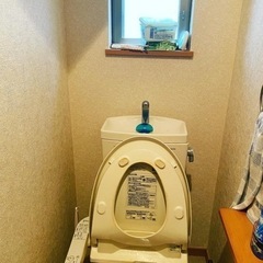 トイレの壁紙綺麗にいたします。消臭、抗菌、防カビ効果が5年！