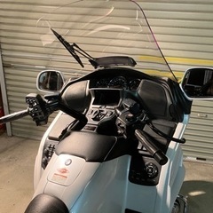 【希少　HONDAゴールドウィング GL1800 】車検たっぷり　ナビ　エアバッグ　リバース　ETC　の画像