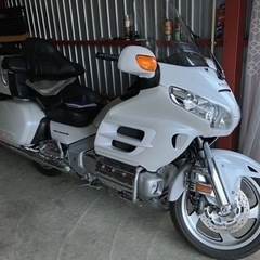 【希少　HONDAゴールドウィング GL1800 】車検たっぷり　ナビ　エアバッグ　リバース　ETC　の画像