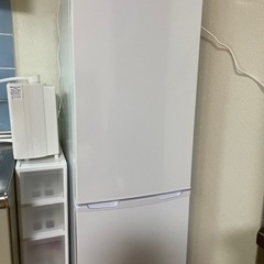 アイリスオーヤマ　ノンフロン冷凍冷蔵庫162L(美品) 幅474㎜　奥行き535㎜　高さ1496㎜　40㌔