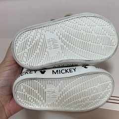 H＆M ミッキープリント 子供靴 11cmの画像