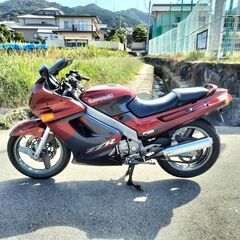 カワサキのZZR250cc。めちゃめちゃ綺麗な実走行な車体です。...