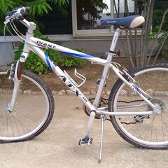 部品取り用の古い自転車