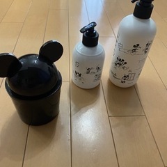 新品　ディズニー　ポンプ2本＋小物入れ（ゴミ箱）セットの画像