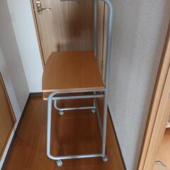 パソコンデスクの画像