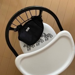 あげます　子供用　豆いす　テーブル付きの画像