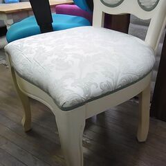 ★注意事項をご確認ください。　閉店セール中につき、通常特価16,478円より８0％引きの3,295円!　　イタリー風　チェア　ダイニングチェア　アンティーク調　一人掛けチェア　ホワイトの画像