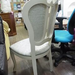 ★注意事項をご確認ください。　閉店セール中につき、通常特価16,478円より８0％引きの3,295円!　　イタリー風　チェア　ダイニングチェア　アンティーク調　一人掛けチェア　ホワイトの画像