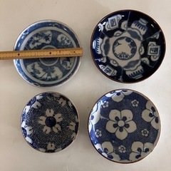 印判染め付けの皿　四枚