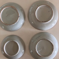 印判染め付けの皿　四枚の画像