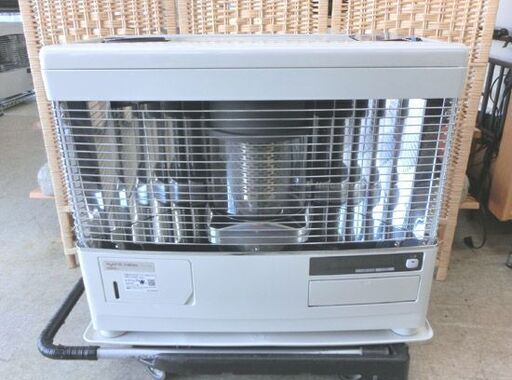 サンポット カベック 床暖房用 煙突ストーブ 2021年製 UFH-7711URC T 木造：20畳 コンクリート：32畳 半密閉式石油ストーブ 札幌 西野店