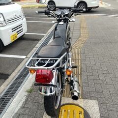 ＧＮ１２５－２Ｆ　燃料計・大型キャリア付モデル・マフラー・ハリケーンハンドル・ＬＥＤライト改・バッテリー・Ｒタイヤ新品の画像