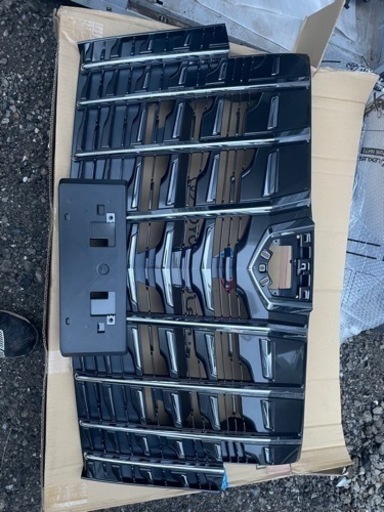 トヨタ✨人気アルファード30後期　グリル