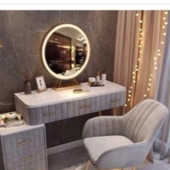 ドレッサー　大理石風天板　2023.4購入半年のみ使用　机、サイドの引き出しと椅子の画像