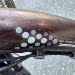 73🌕️🟢土日もお子様と土足のままご試乗可能です。ブリヂストン、ヤマハ共同生産モデル  🟣２０インチ、チャイルドシート、子供乗せ、３人乗り、２人乗り、電動アシスト自転車  🔵後ろチャイルドシートをかごに変更して、１人乗りにもできます。  🌕️バッテリーを新品に変更可能です。１５０００円プラスです。  🔴バッテリーは新品の９０％以上の性能です。  🟣１回の充電で３０Ｋｍ以上走行可能でコンディション良好です。  🟢電動自転車、在庫２０台以上ありますので、複数のご試乗可能です。   🔴１ヶ月、の画像