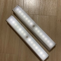 人感センサーライト×2個